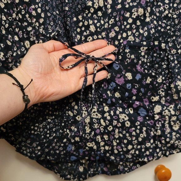 💖2 for $30!💖  Magazine Navy Blue Sheer Floral Button Up Blouse - Picture 5 of 7